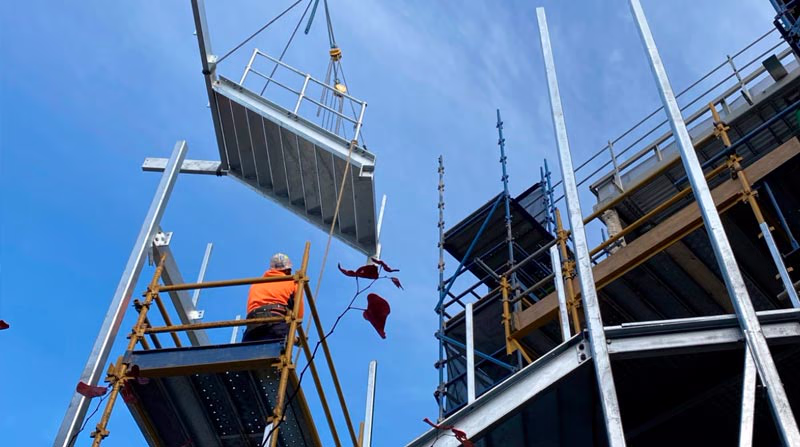On-site warehouse steel erection